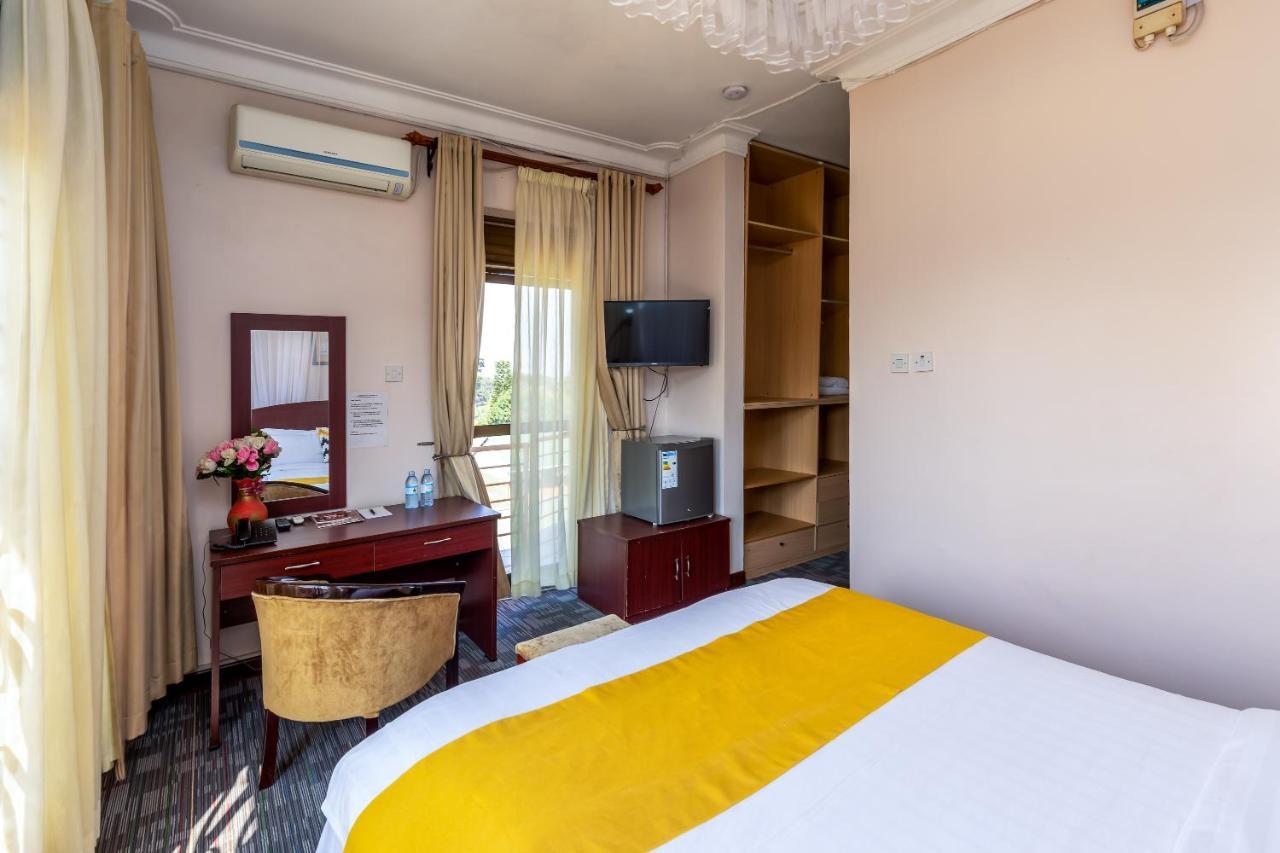 Entebbe Traveller'S Hotel Dış mekan fotoğraf