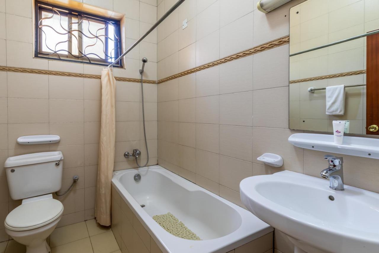 Entebbe Traveller'S Hotel Dış mekan fotoğraf