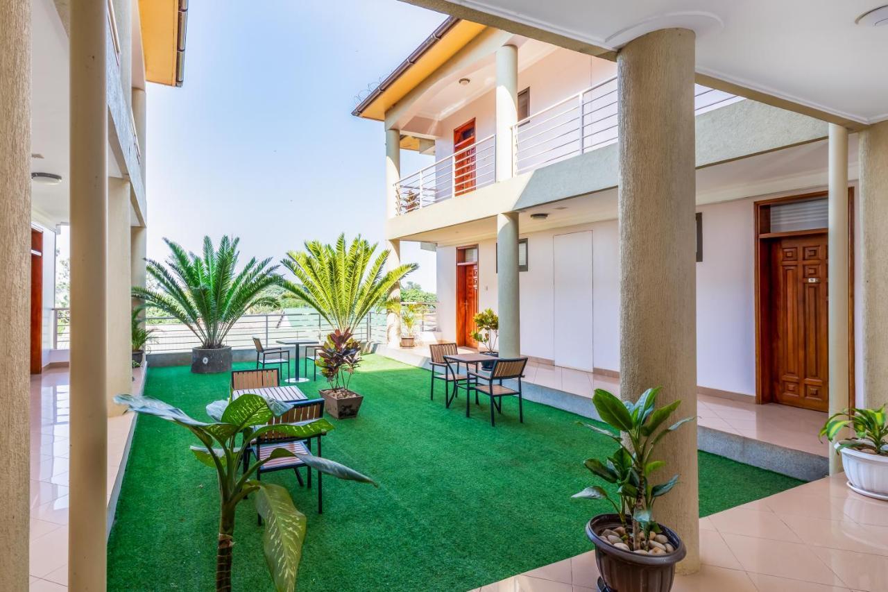Entebbe Traveller'S Hotel Dış mekan fotoğraf