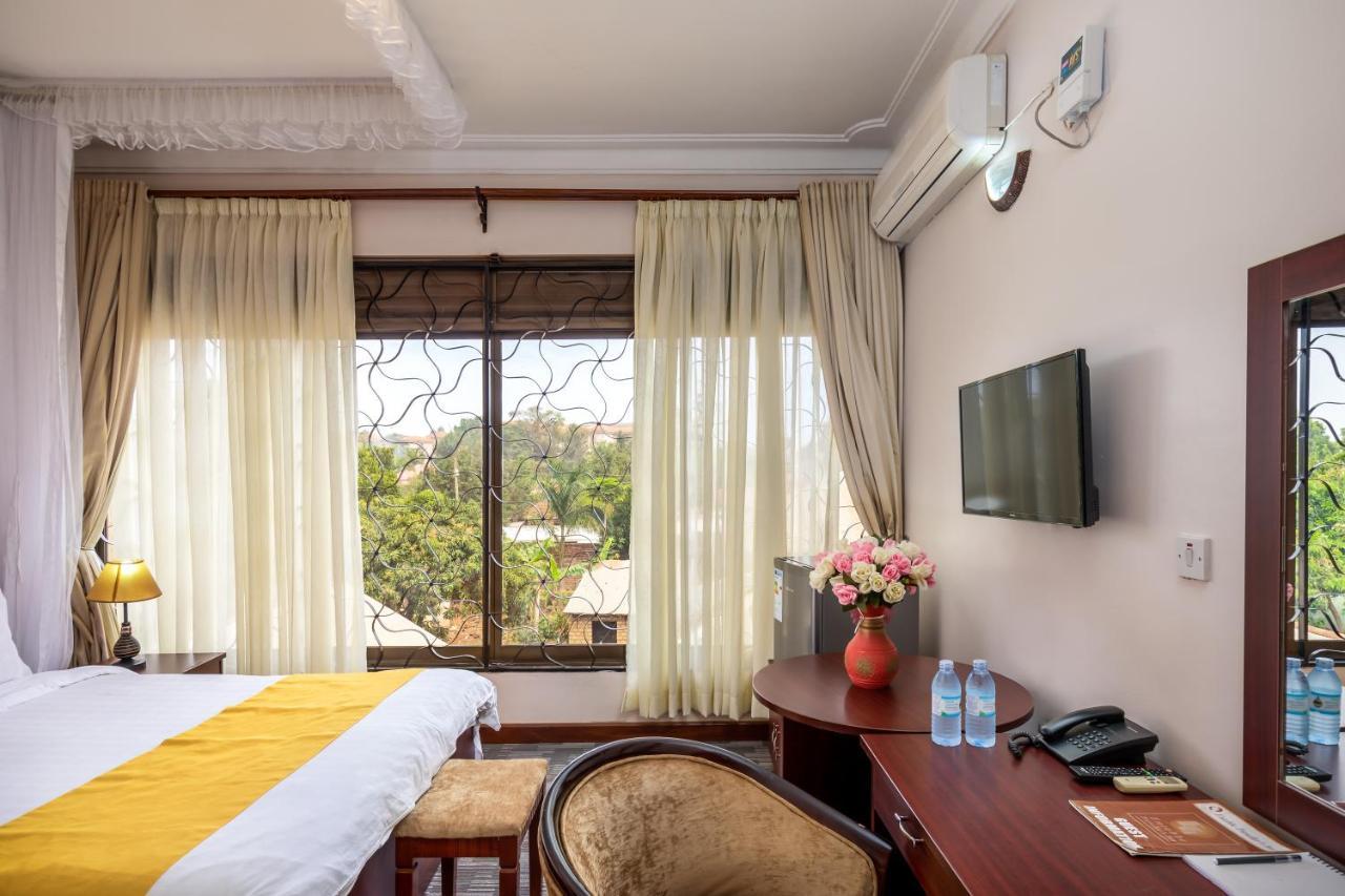 Entebbe Traveller'S Hotel Dış mekan fotoğraf