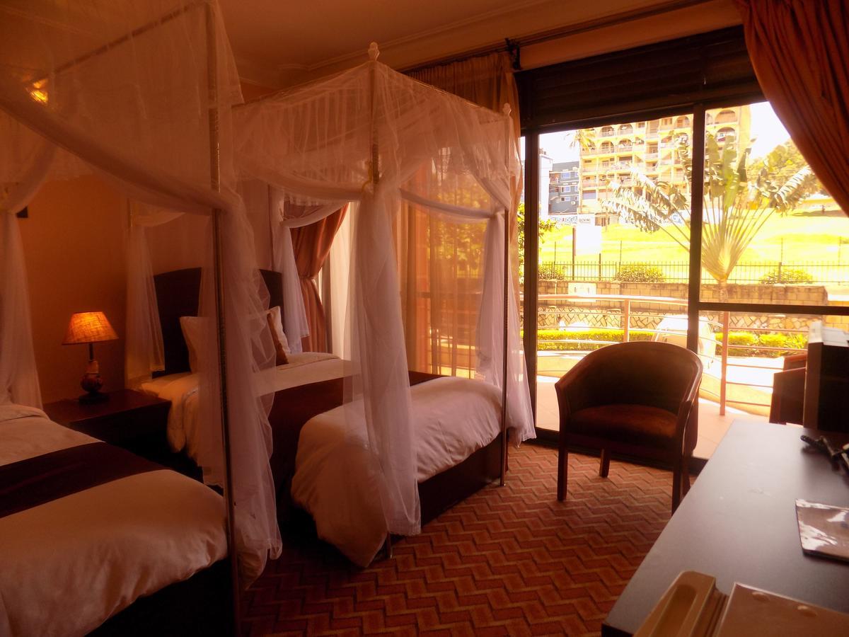 Entebbe Traveller'S Hotel Dış mekan fotoğraf