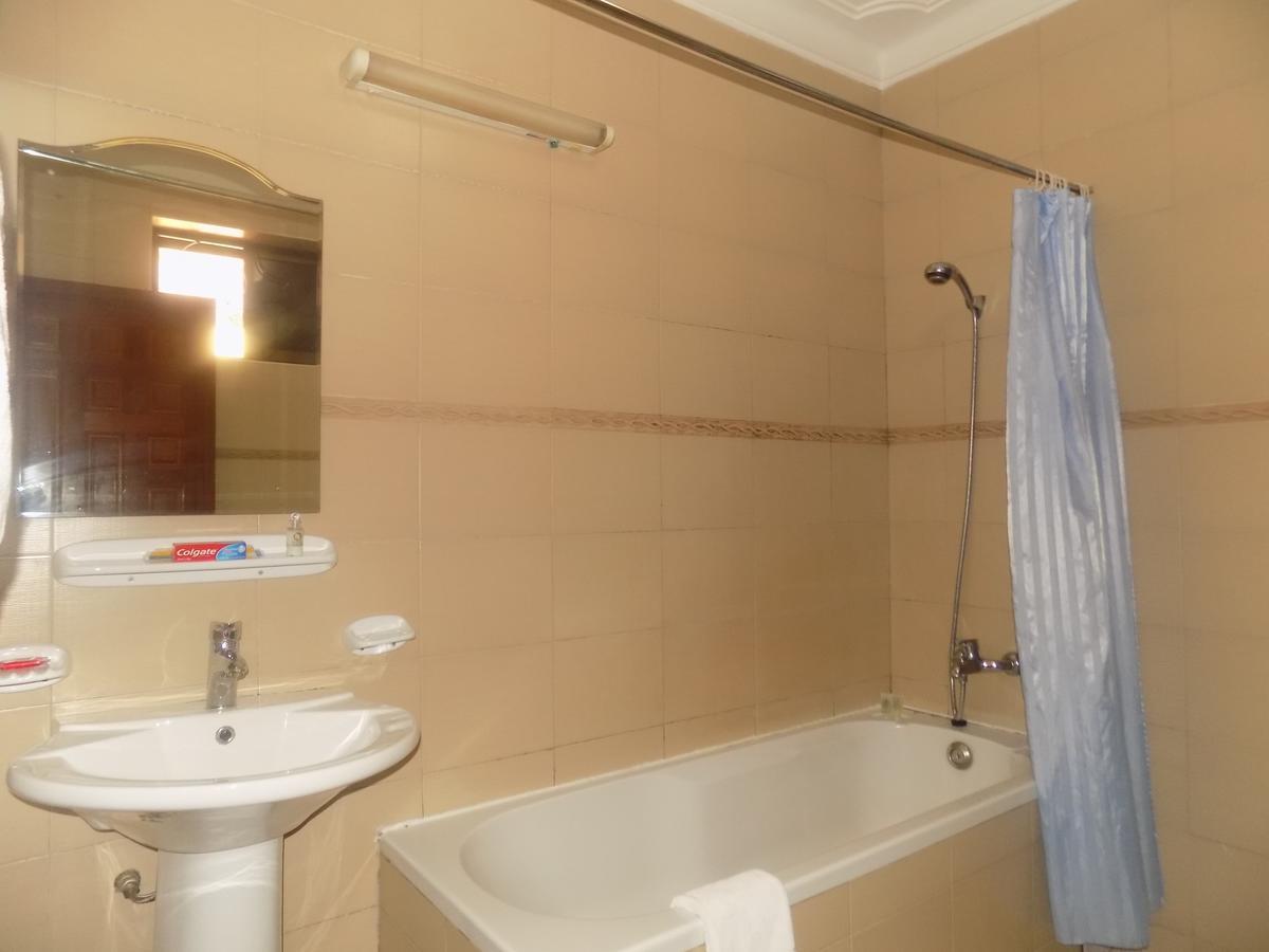 Entebbe Traveller'S Hotel Dış mekan fotoğraf