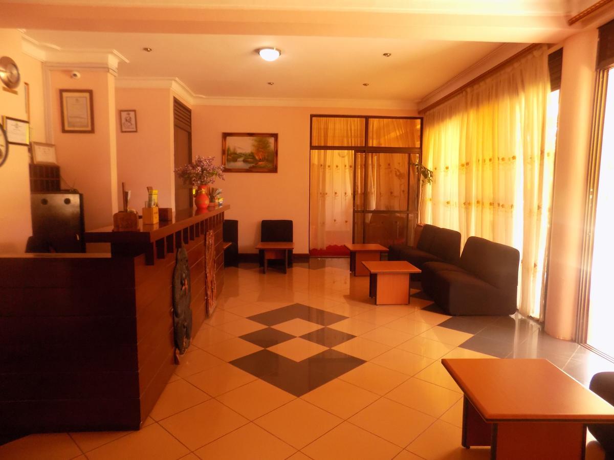 Entebbe Traveller'S Hotel Dış mekan fotoğraf