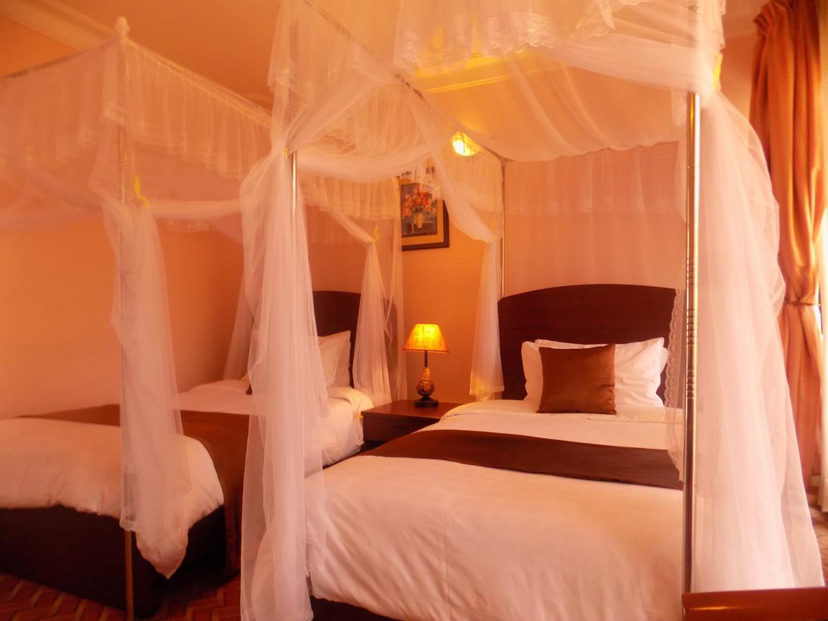 Entebbe Traveller'S Hotel Dış mekan fotoğraf