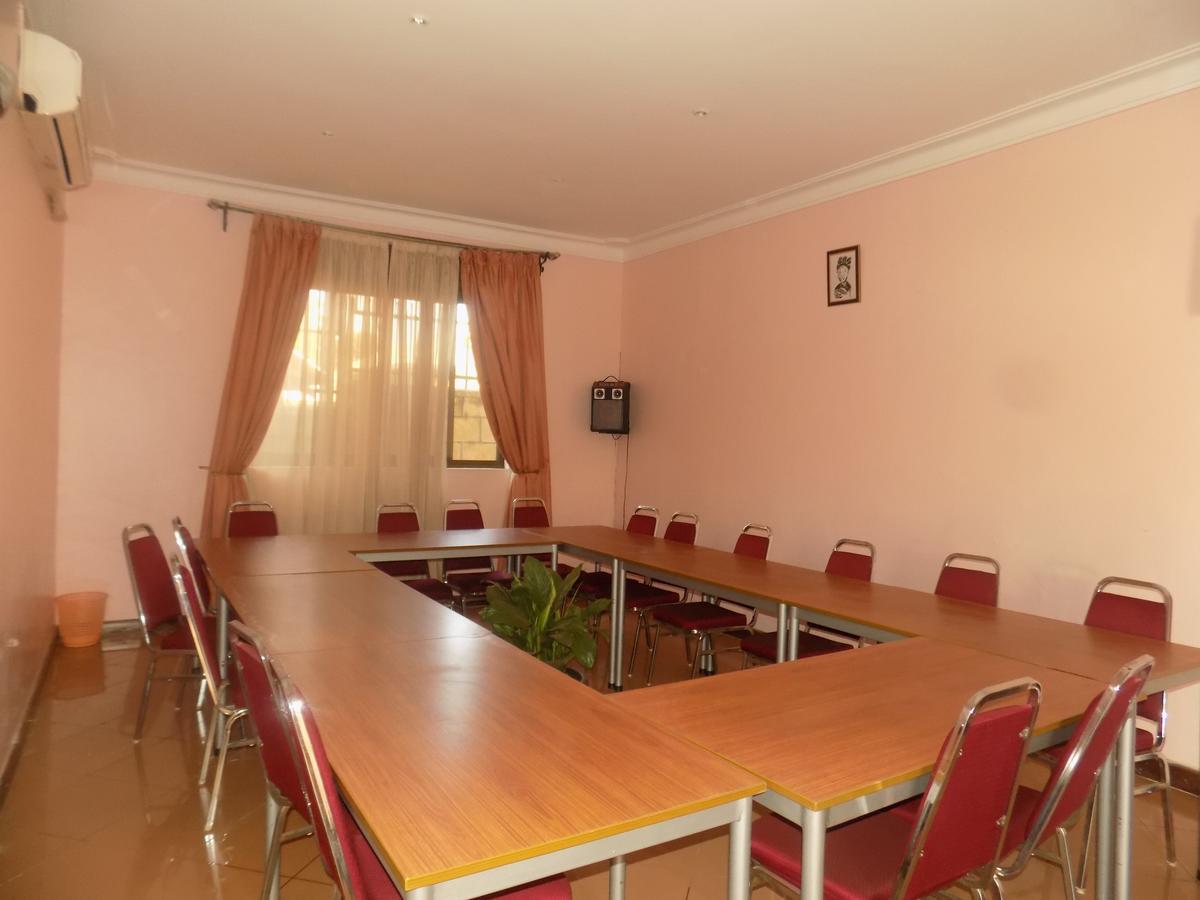 Entebbe Traveller'S Hotel Dış mekan fotoğraf